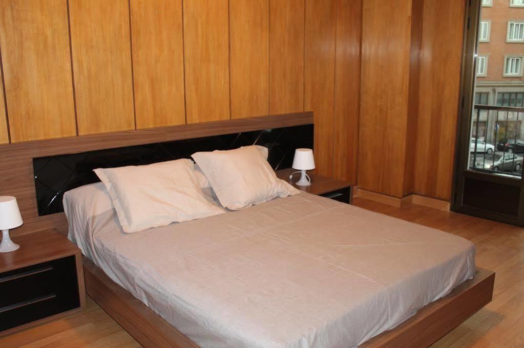 Apartamentos Rialto Madrid Exterior foto